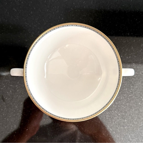 WEDGWOOD COLONNADE BLACK WITH REAL GOLD TRIM FOOTED SOUP BOWL - Picture 6 of 8